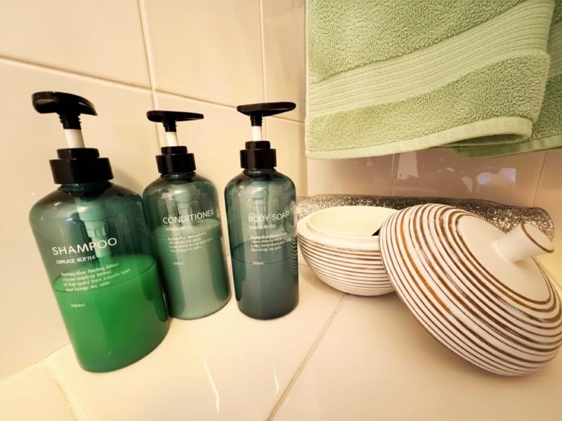  Foreland Point Bathroom 