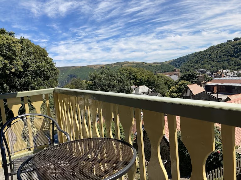 Lynton View 